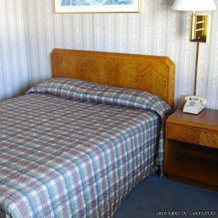 Rainbow Motel Watertown Extérieur photo